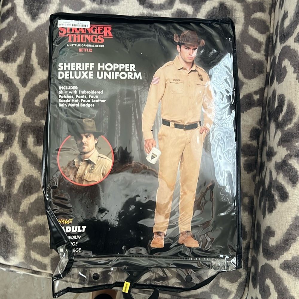 Stranger Things Sheriff Hopper Costume Medium